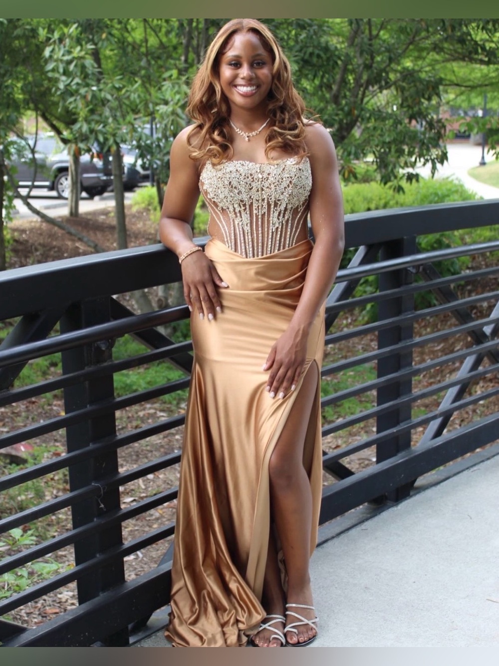 🎊 Strapless Gold Embellished Satin Evening Prom Grown 🤎 Size 6 🤎